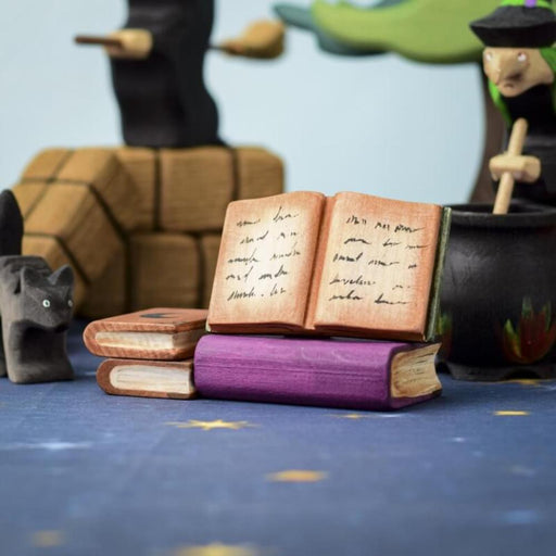 BumbuToys Small World Play Scene Halloween Inspired with Set of 4 Wooden Figurine Spell Books, Black Scared Cat and Witch with Cauldron in the Background