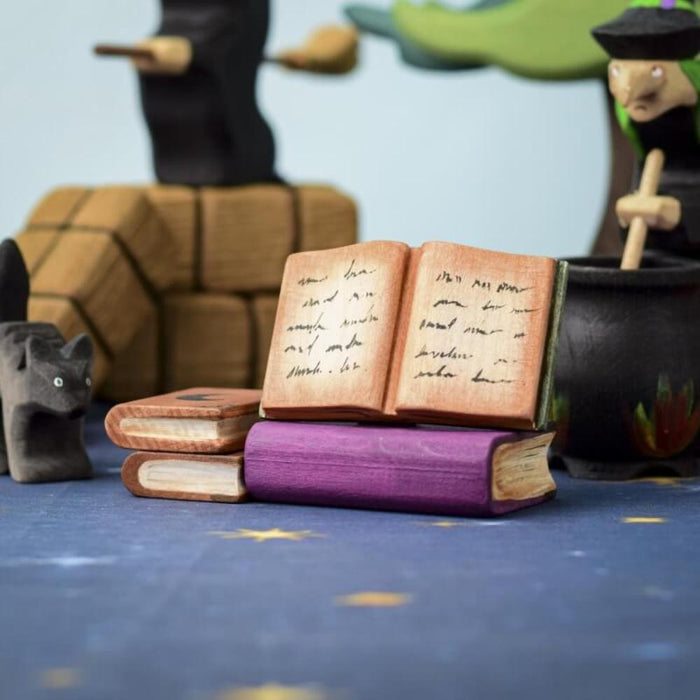 BumbuToys Small World Play Scene Halloween Inspired with Set of 4 Wooden Figurine Spell Books, Black Scared Cat and Witch with Cauldron in the Background