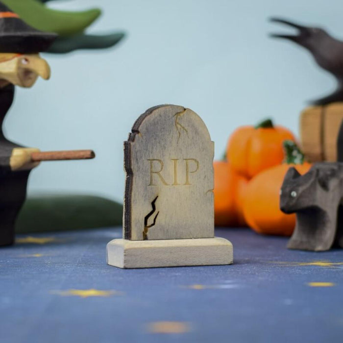 BumbuToys Wooden RIP Cracked Gravestone Figurine in Halloween Small World Play Scene featuring other Halloween Decor & Figures 