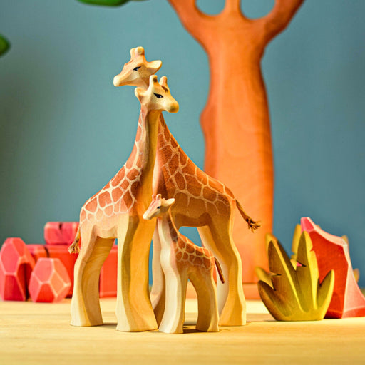 BumbuToys Handcrafted Wooden Animals Giraffe Family Set of 3 for Small World Play from Australia
