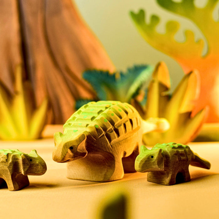 BumbuToys Wooden Dinosaurs - Ankylosaurus - Set of 2