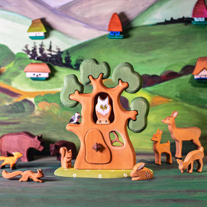 BumbuToys Handcrafted Wooden Tree The Ancient Oak from Australia in a small-world play setting