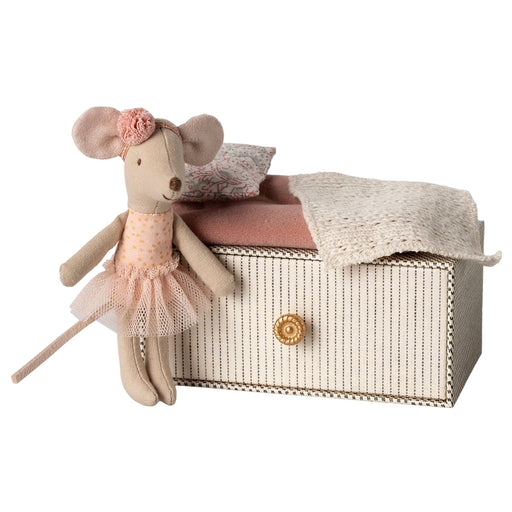 ML-5017410600 Maileg Dance Mouse Little Sister in Daybed (2024)