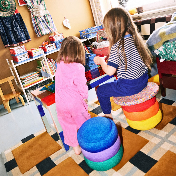 Stapelstein Balance Stepping Stones Original + Board Combination, Set of 7, Rainbow Classic from Australia